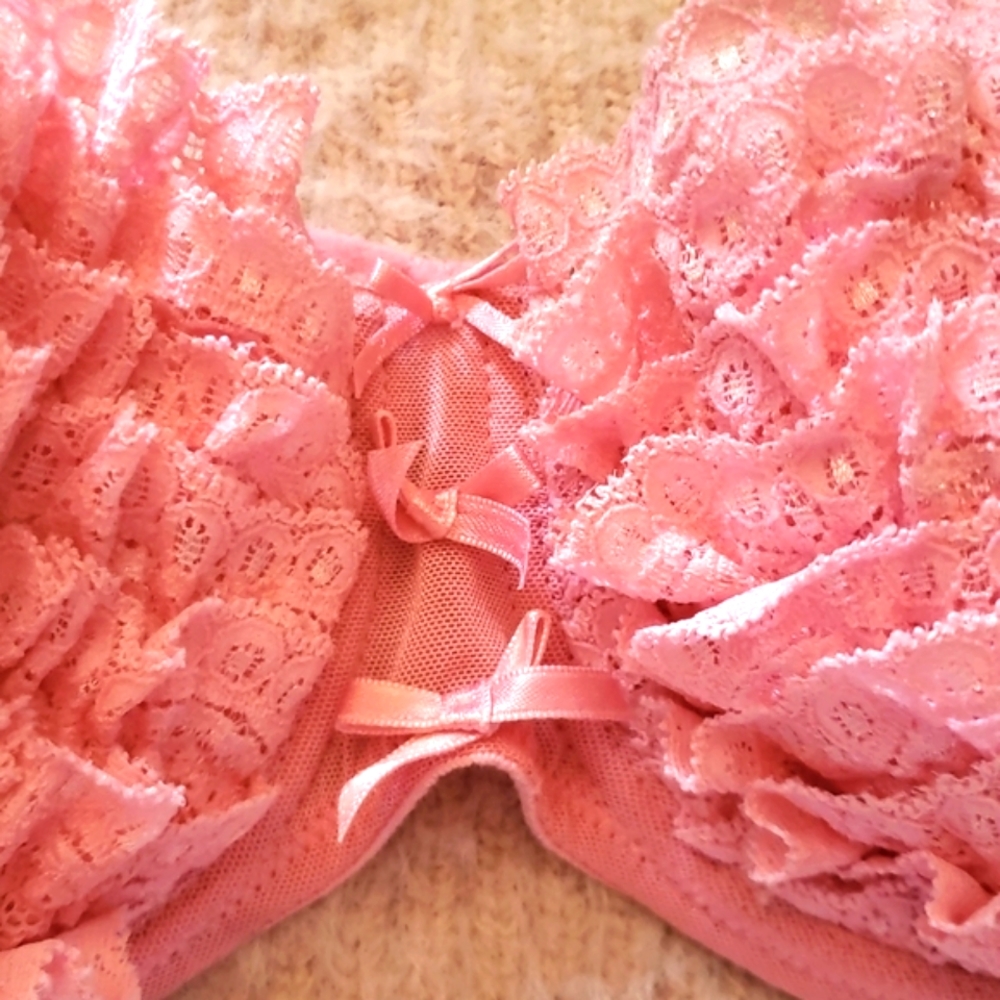 💖 Vintage frills and thrills!